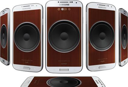 رائد يكشف عن مزايا Galaxy S4 ... فهل يستحقّ الشراء؟